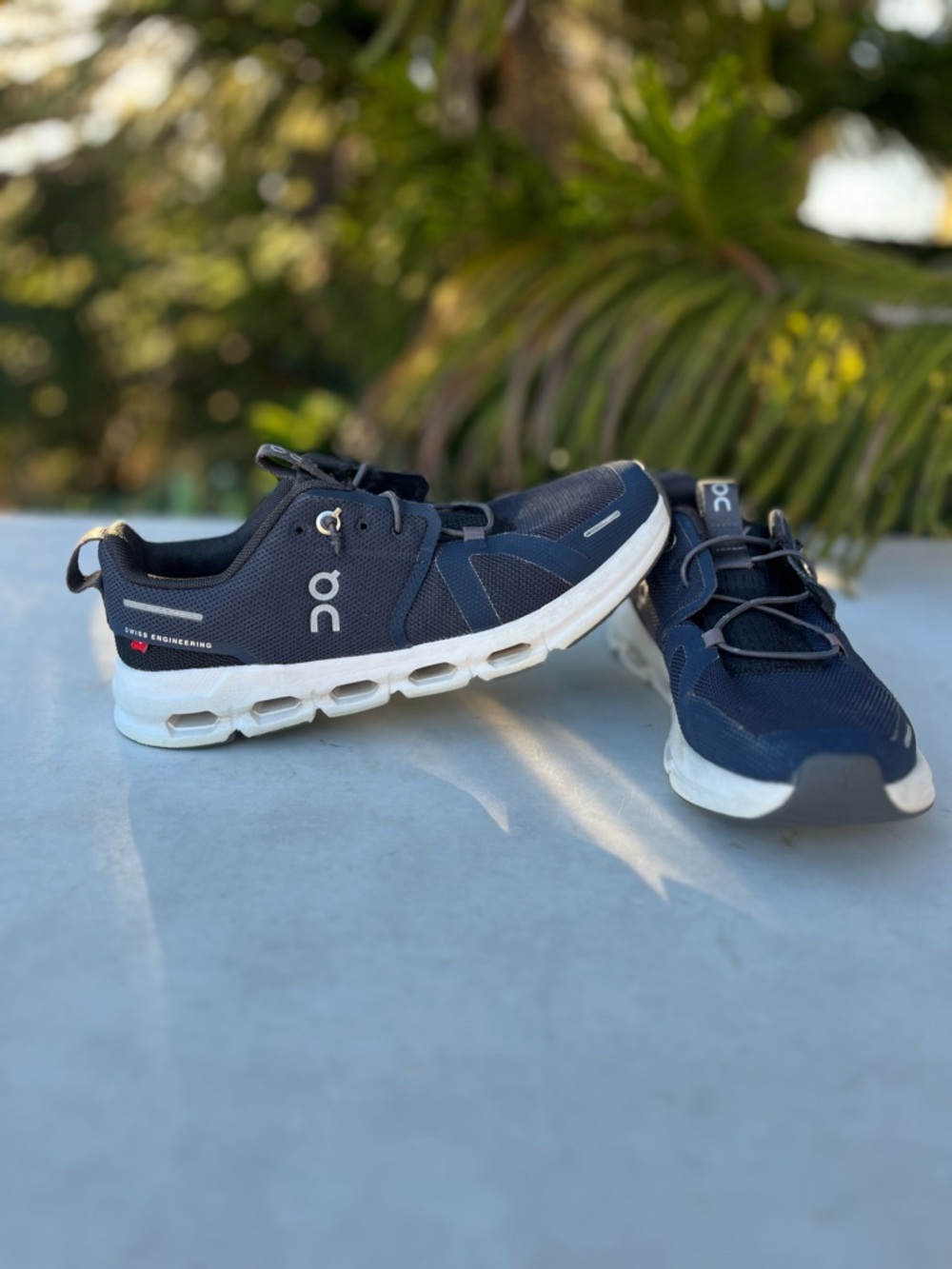 On Cloud Running Shoes Boys Size: 4Y